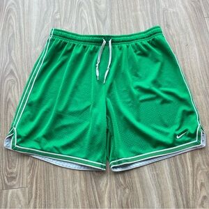 Vintage Y2K Men’s Athletic Nike NBA Boston Celtics Color Mesh Shorts Size Medium